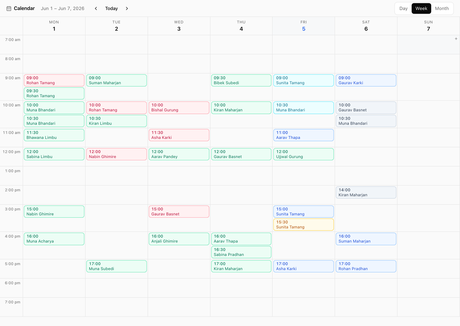 Multi-provider appointment calendar in Xodont with each provider in a separate column.